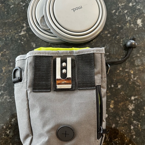 Puppy Training Pouch with fold up water bowls. - Picture 2 of 9